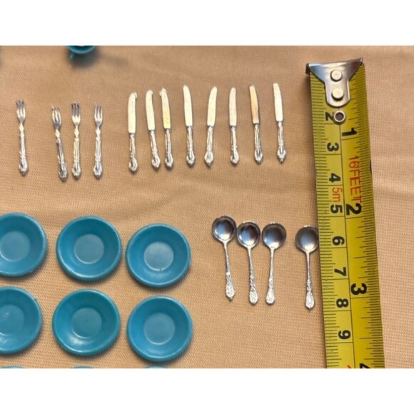 Marx Dollhouse Dining Set With Utensils Plates Cups Glasses and More 1950's - Picture 12 of 13